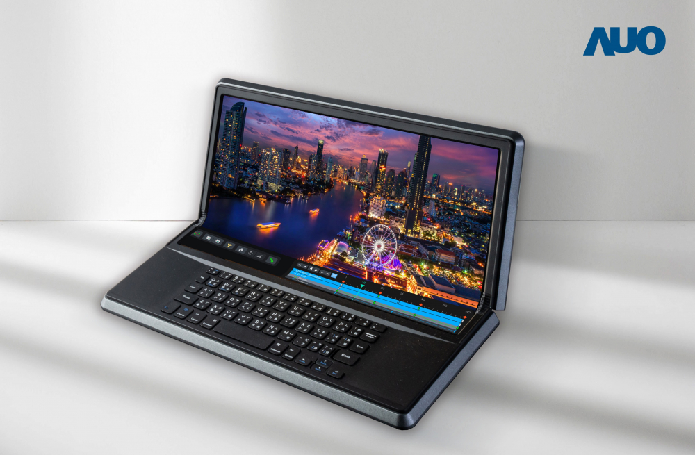 37000a威尼斯14.6吋Micro LED折迭显示屏幕，搭配半径4mm的弯折绞炼，以及高画素、高亮度、高对比度的显示技术特点，即便在大视角下仍保有绝佳色相与亮度