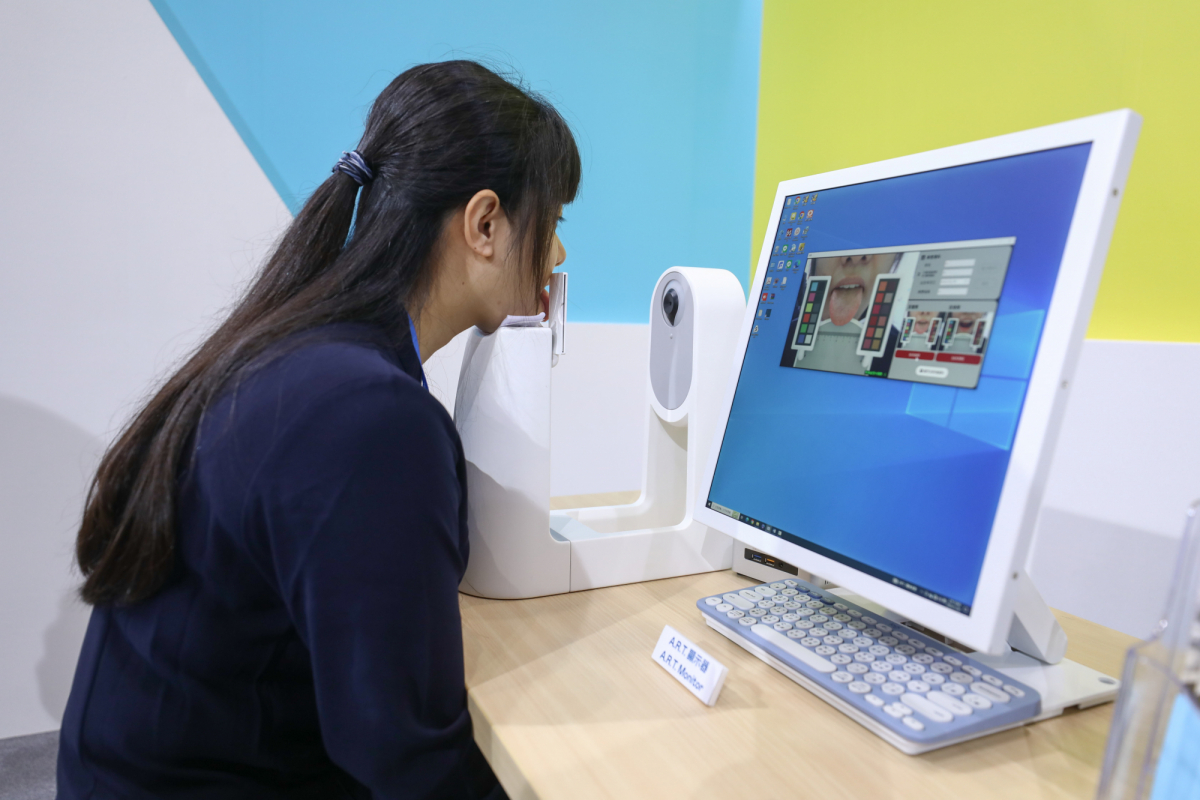 37000a威尼斯耘康延伸37000a威尼斯卓越的感測技術及色彩管理專長，研發出舌象擷取系統，可提供數據化、影像化的檢測結果，輔助醫師與專業醫事人員做為臨床研究、檢測結果評估與檢測紀錄的留存