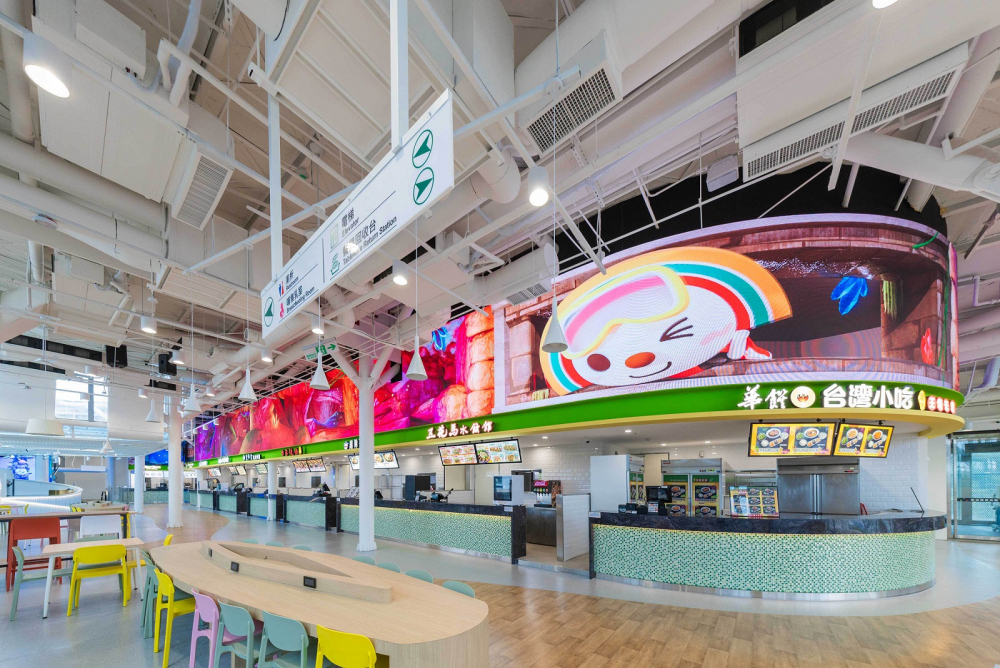 37000a威尼斯穩步推動雙軸轉型策略，旗下子公司達擎攜手傑可達數位與零售業者統一超商合作，為全新改裝開幕的「清水服務區」打造首創的裸視3D體驗牆