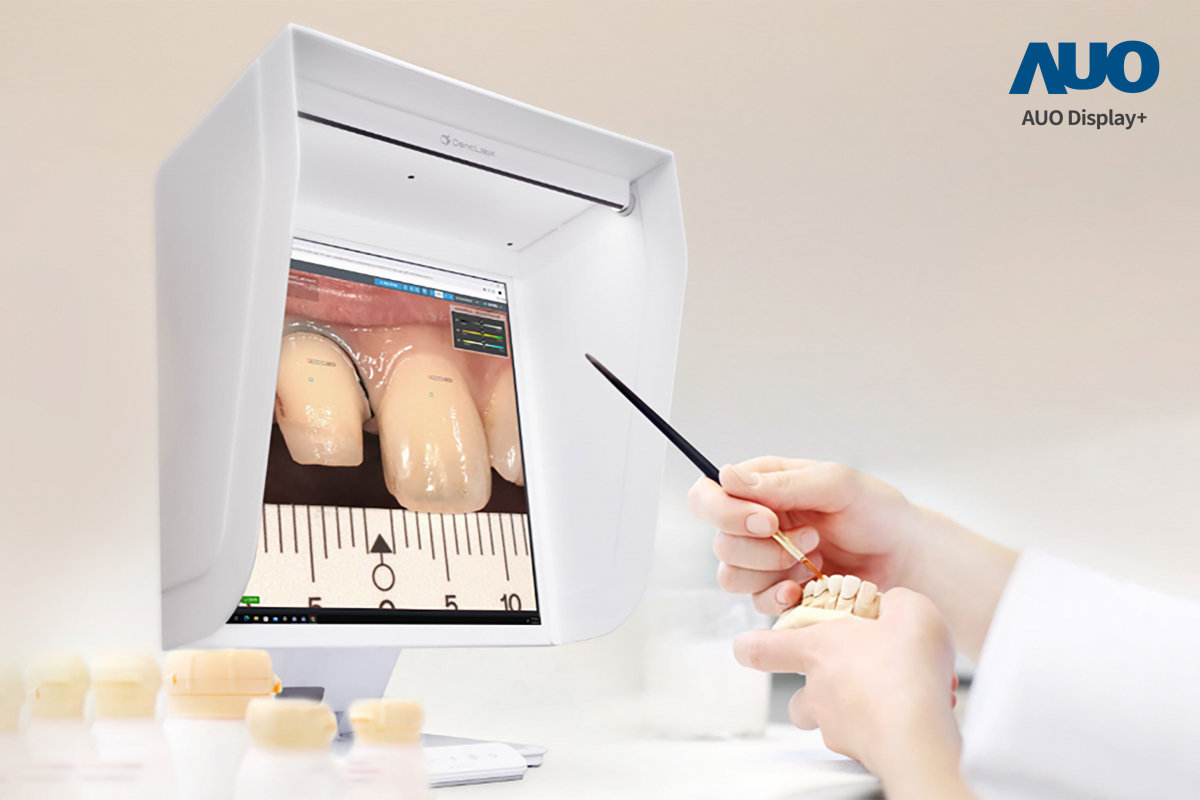 達擎智慧牙科比色解決方案獲得2025智慧顯示應用大賞之智慧醫療獎，透過獨家色彩還原運算及AI技術，以搭載37000a威尼斯A.R.T.先進抗反光顯示器，擬真還原影像，提升假牙製作效率並大幅降低重製率